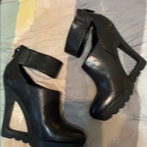 Bcbgmaxazria black booties